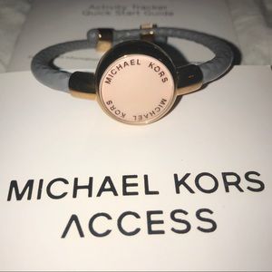SOLD** Michael Kors Activity Tracker-RoseGold/Gray